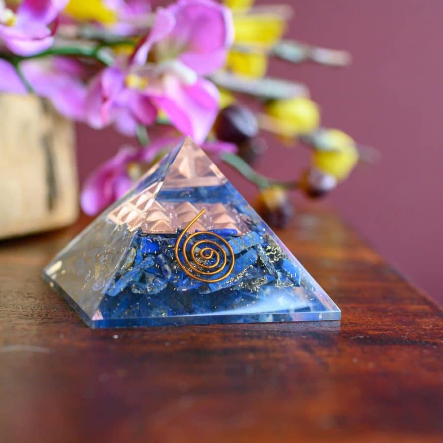 orgoniet piramide lapis lazuli