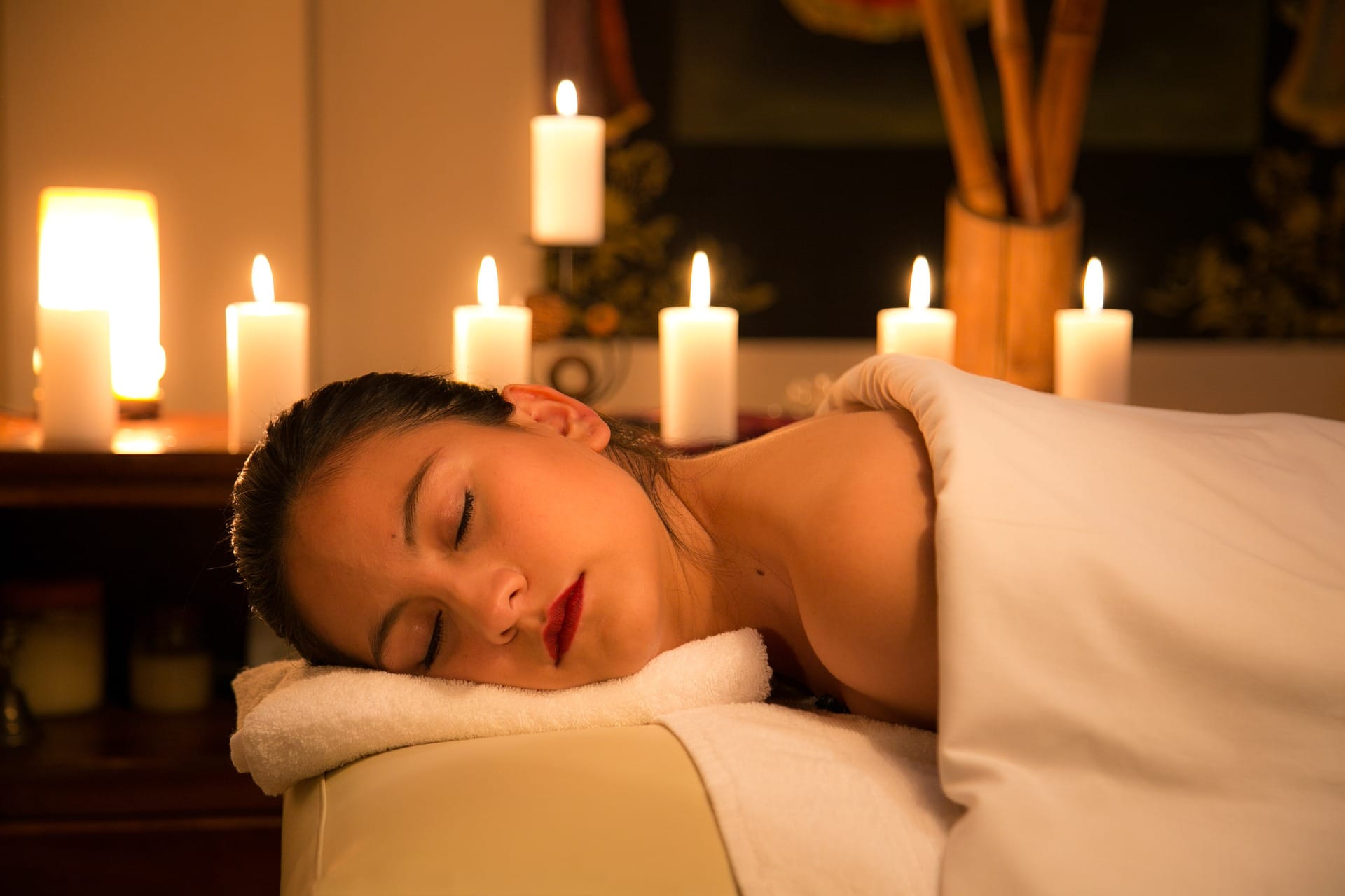 relax massage kaarsen vrouw